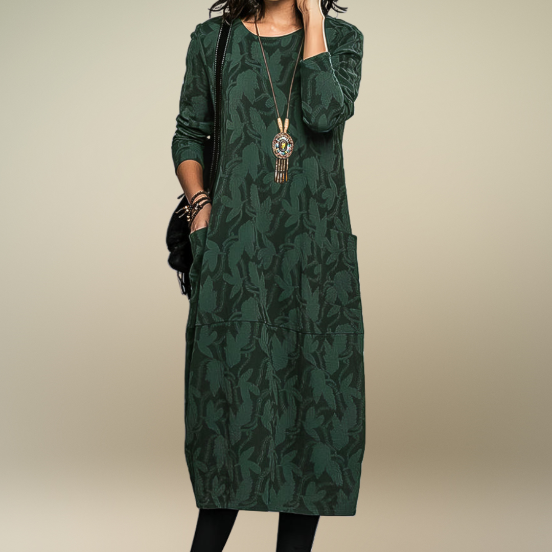 Cassie | Casual crew-neck winter dress